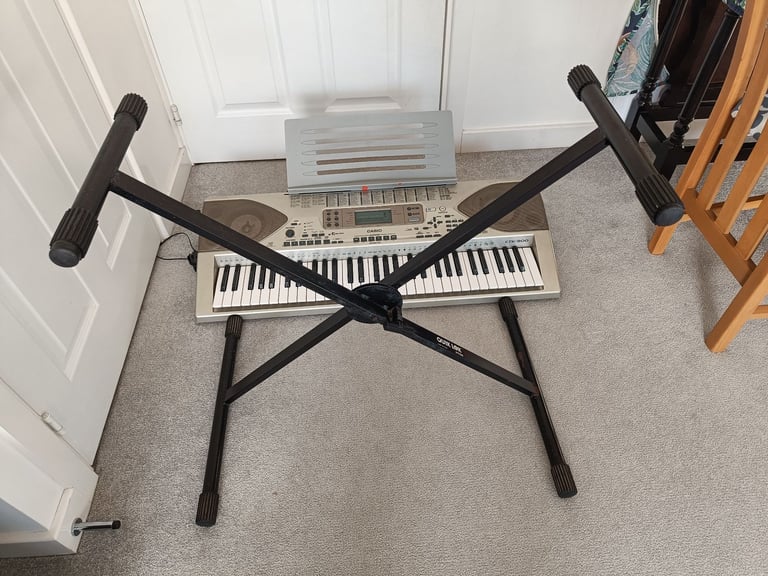 Casio CTK-900 Keyboard + stand