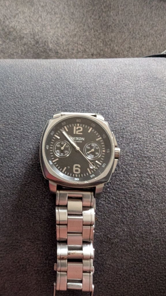Nixon Men's Chronograph Watch Model - Charger silver stainless A1071000 . 