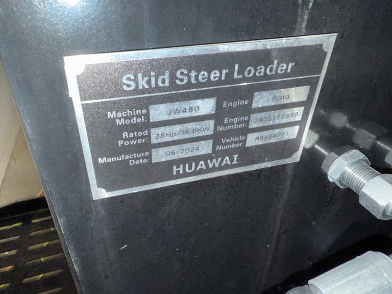 NEW 2024 HUAWAI R480 DOZER STAND ON SKIDSTEER TRACKED LOADER V-TWIN 740cc 