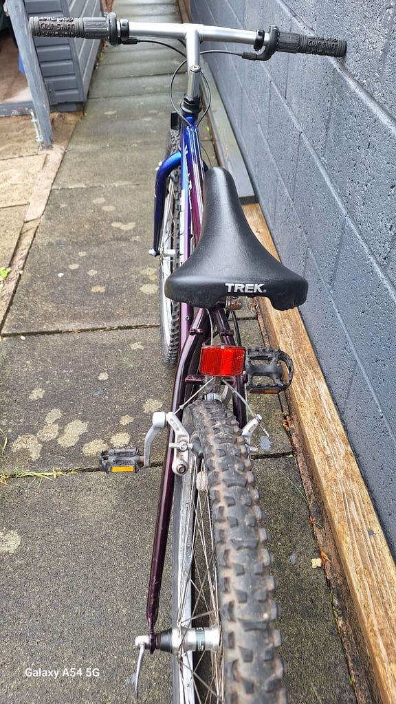 Trek 18 inch Track Masterr 830. Grip shift. 