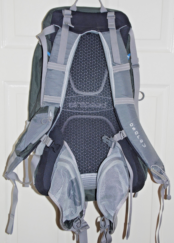 OSPREY STRATOS 24 BACKPACK RUCKSACK with RAIN COVER and HYDRATION WATER PACK NEW