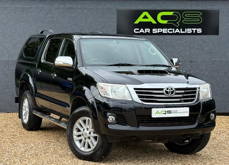TOYOTA HILUX 3.0 D-4D Invincible 4WD Euro 5 4dr 2015