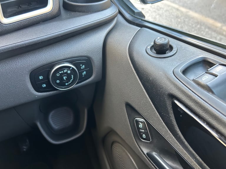 2020 Ford Transit Custom LIMITED 2.0 EcoBlue 130ps DOUBLE/ CREW CAB VAN NO VAT  PANEL VAN Diesel ...