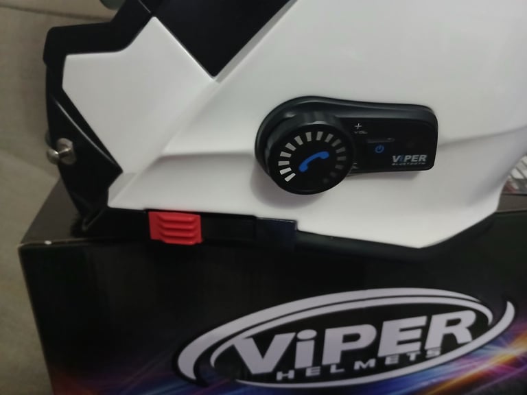New in box white Viper Blinc helmet Medium size 