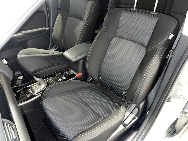 2020 20 MITSUBISHI OUTLANDER 2.4H TWINMOTOR 13.8KWH DESIGN SUV 5DR PETROL PLUG-I