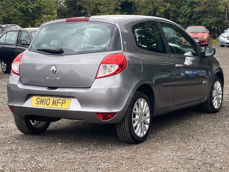 2010 Renault Clio 1.1 Clio Dynamique TomTom 16V 3dr Hatchback Petrol Manual