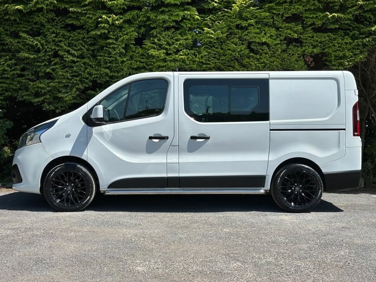 2018 Renault Trafic 1.6 dCi 27 Sport Nav Crew Van Double Cab 6dr Diesel Manual SWB Euro 6 (120  C...