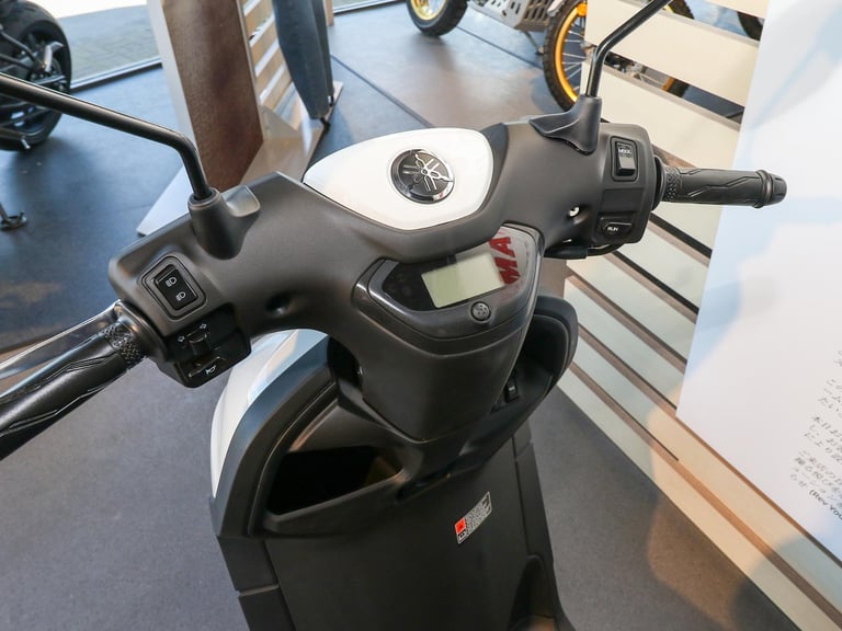 IN STOCK NOW! - NEW Yamaha NEO'S Electric Scooter. (White) £3,100 On The Road