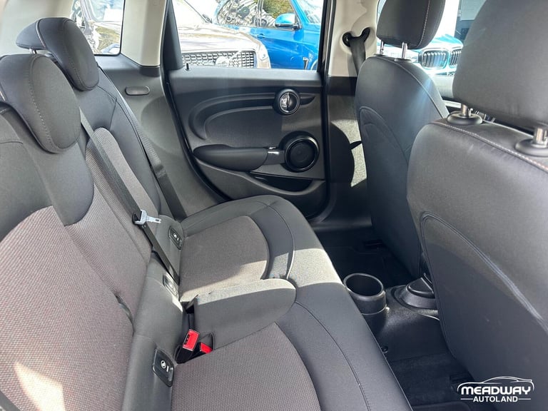 2020 MINI Hatch 1.5 Cooper Classic Euro 6 (s/s) 5dr HATCHBACK Petrol Manual