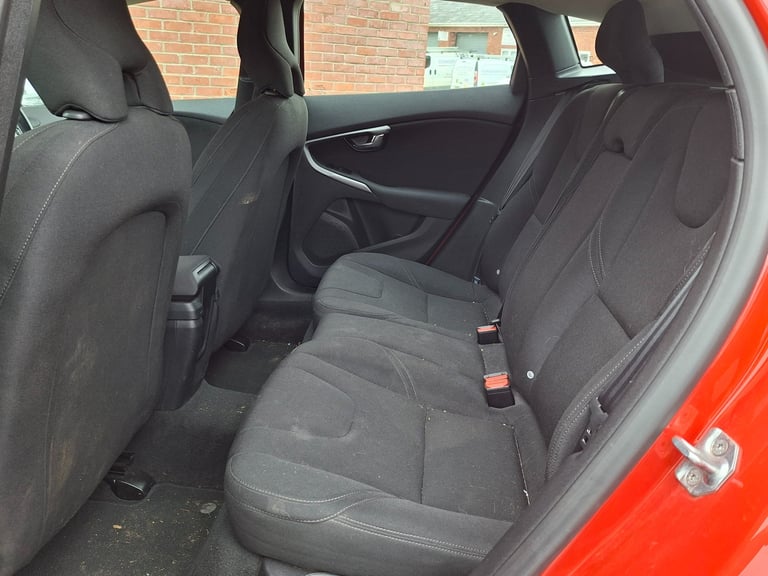 2015 15 Volvo V40 1.6 D2 ES 5 Door Manual. 20GBP RFL. Only 59000 Miles with FSH!