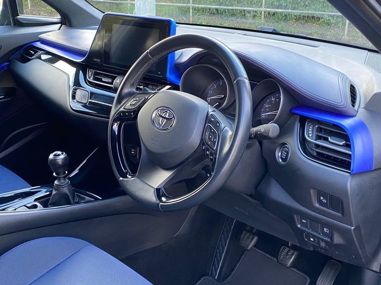 2017 Toyota C-HR 1.2 VVT-i Dynamic SUV 5dr Petrol Manual Euro 6 (s/s) (115 ps) HATCHBACK Petrol M...