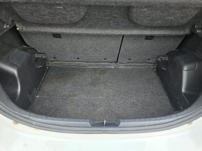 2016 Toyota Yaris 1.5 VVT-h Icon Hatchback 5dr Petrol Hybrid E-CVT Euro 6 (101 ps) Hatchback Hybr...