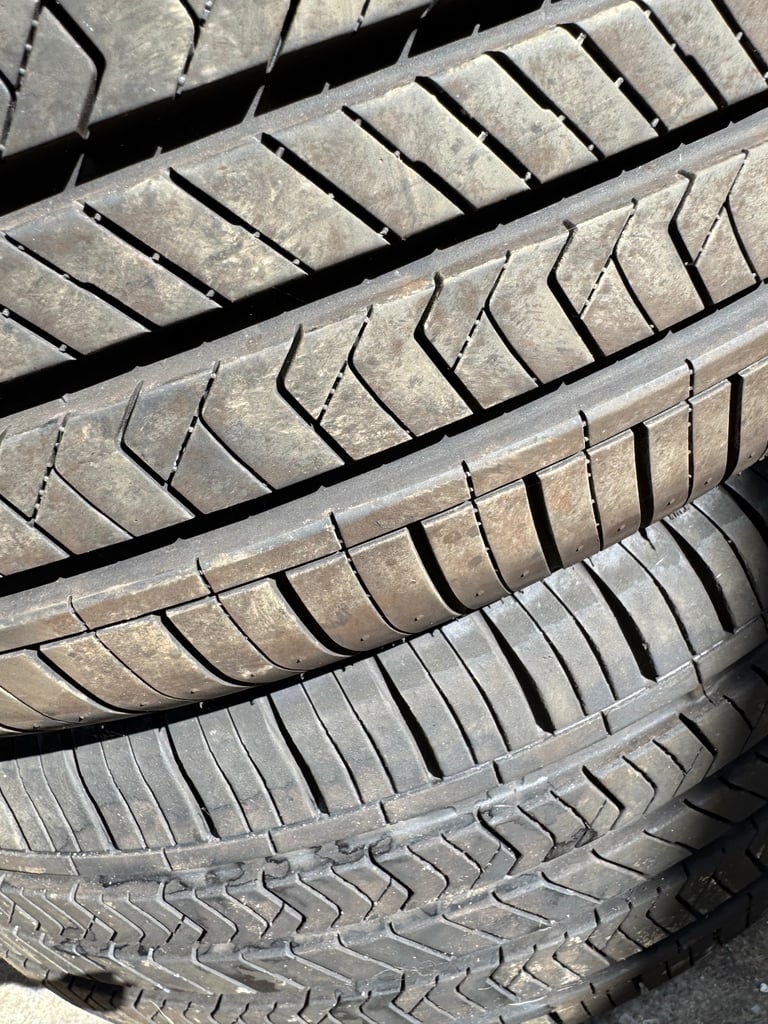 Four tyres 235/55R18