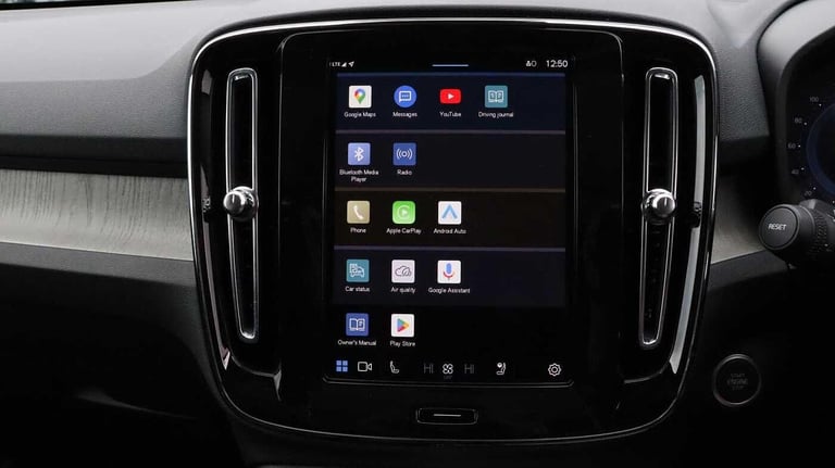  Volvo XC40 B4 (P) Ultra Bright (Sunroof, Harman Kardon, 360 Camera) Petrol/Electric Hybrid Autom...