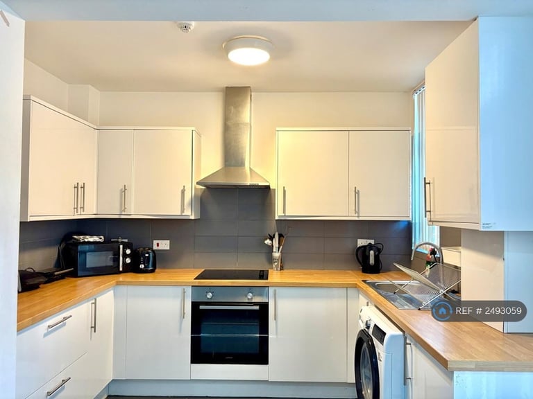 5 bedroom house in Patterdale Road, Liverpool, L15 (5 bed) (#2493059)