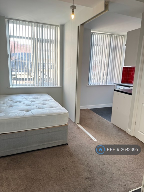 Studio flat in Cleveland Street, Doncaster, DN1 (#2642395)