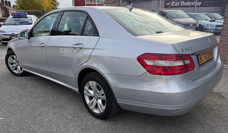 2013 Mercedes-Benz E-Class 2.1 E220 Cdi Blueefficiency Se Saloon Saloon Diesel Automatic