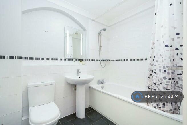 2 bedroom flat in Orphanage Road, Watford, WD24 (2 bed) (#2658124)