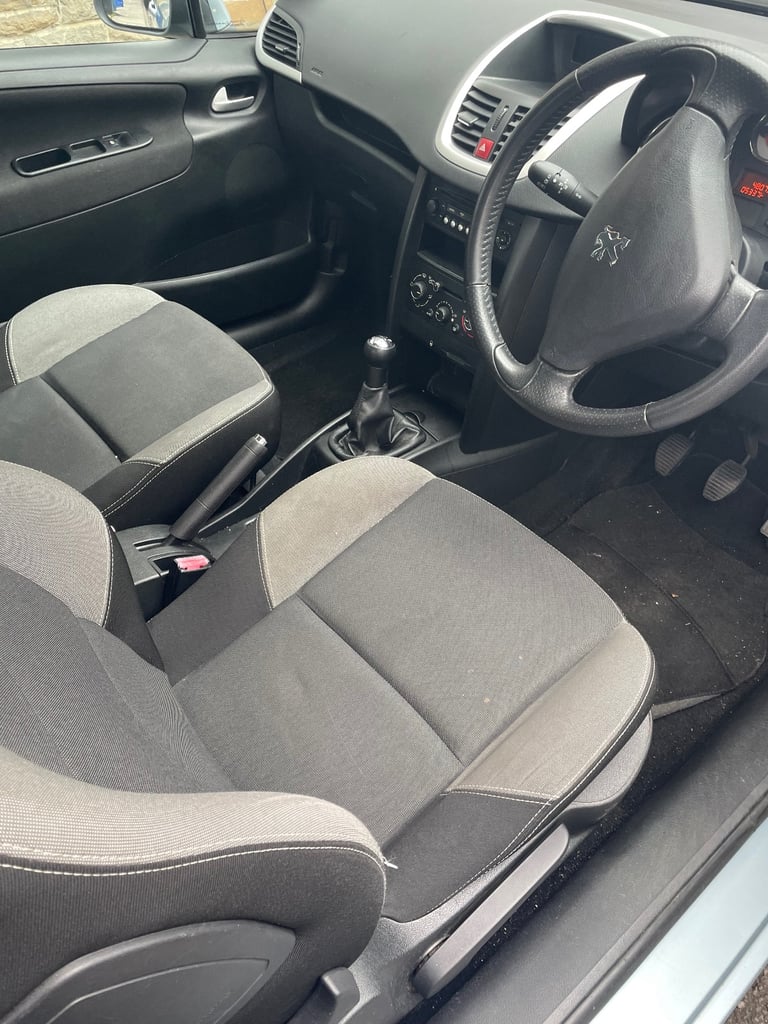 Peugeot, 207, Hatchback, 2011, Manual, 1360 (cc), 3 doors