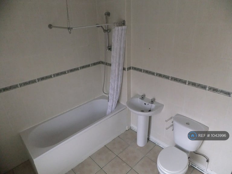 2 bedroom house in Meredith Street, Crewe, CW1 (2 bed) (#1043996)