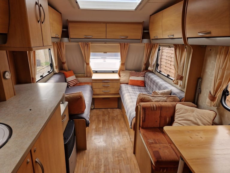 Swift charisma 560 2006 