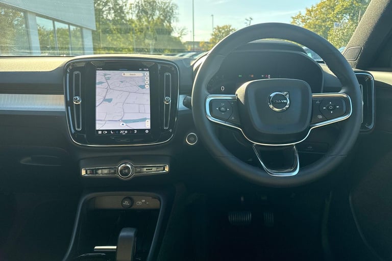 2023 Volvo XC40 2.0 B3 MHEV Plus SUV 5dr Petrol Hybrid DCT Auto Euro 6 (s/s) (163 ps) ESTATE Petr...