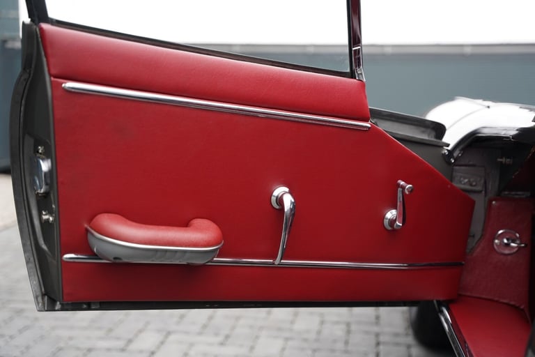 1963 Jaguar E-Type Series 1 3.8 Fixed Head Coupe