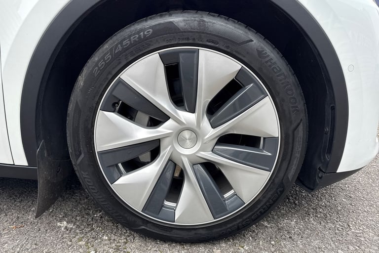 2022 Tesla Model Y Long Range AWD 5dr Auto MPV ELECTRIC Automatic