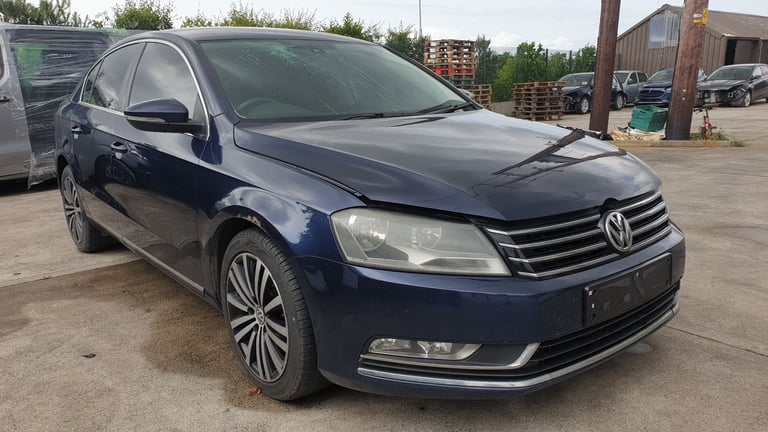 **For breaking** Vw Passat Sport, 2.0 Tdi diesel 6 speed (2012).
