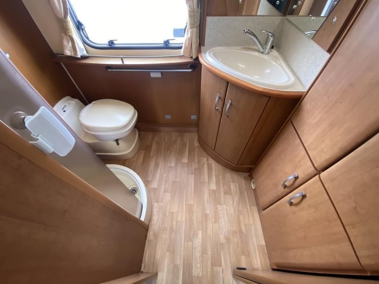 2004 (54) BESSACARR E445 4 BERTH MOTORHOME