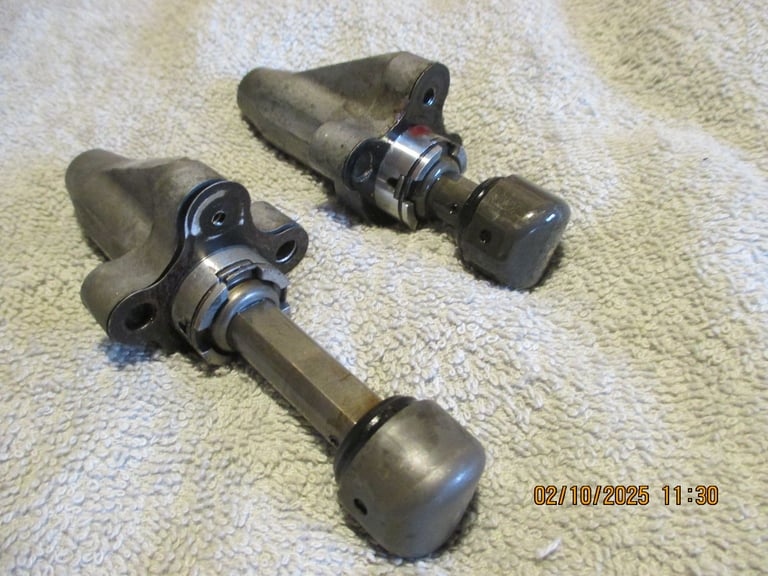 VFR800 VTEC. CAM CHAIN TENSIONERS (overhauled tested)