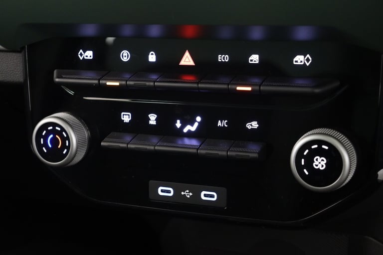 2025 Dacia Spring 27kWh Extreme 65 48kW 5dr Auto Hatchback Electric Automatic