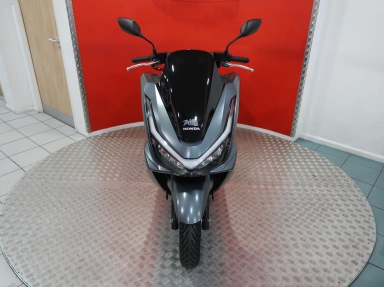 Brand new 2025 Honda PCX125 DX