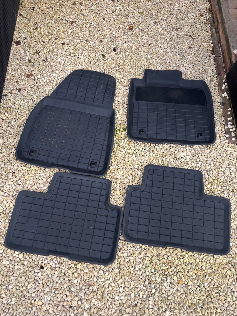 Volvo XC40 rubber mats 