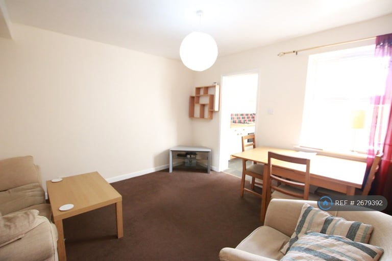 3 bedroom house in Stanway Cottages, Reading, RG6 (3 bed) (#2679392)