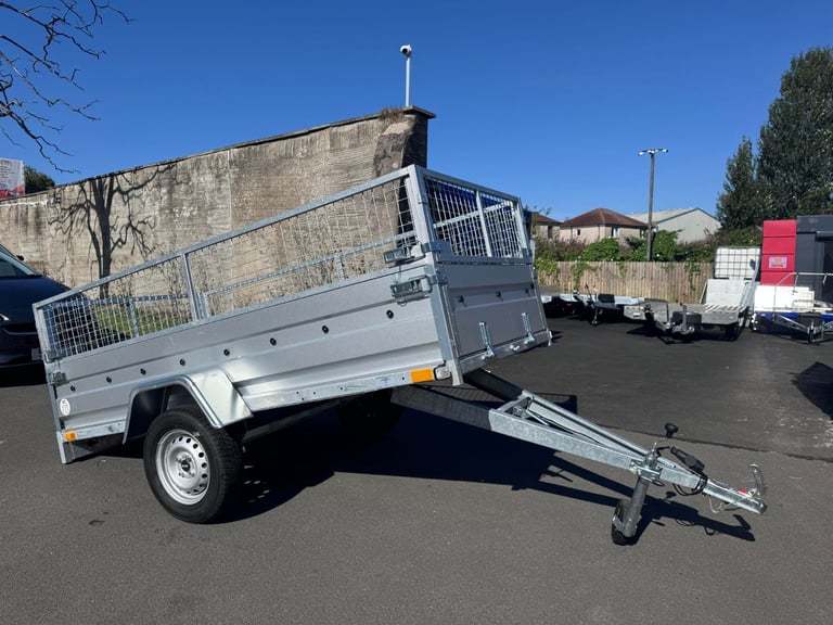 BRAND NEW 7,7ft x 4,2ft SINGLE AXLE TIPPING TRAILER WITH 40CM MESH 750KG