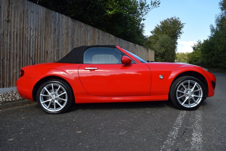 MAZDA MX-5 2.0 i Sport Tech Red Manual Petrol 2012
