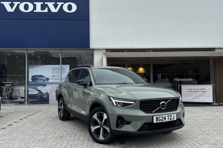 image for 2024 Volvo XC40 2.0 B4 MHEV Plus SUV 5dr Petrol Hybrid DCT Auto Euro 6 (s/s) (197 ps) ESTATE Petr...