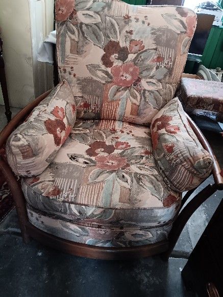 ERCOL RENAISSANCE ARMCHAIR IN GOOD CONDITION