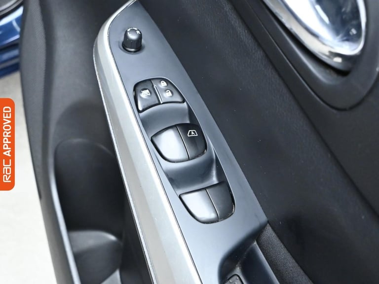 2021 Nissan Navara 2.3 dCi Acenta Pickup Double Cab 4dr Diesel Manual 4WD Euro 6 (s/s) (163 ps Pi...