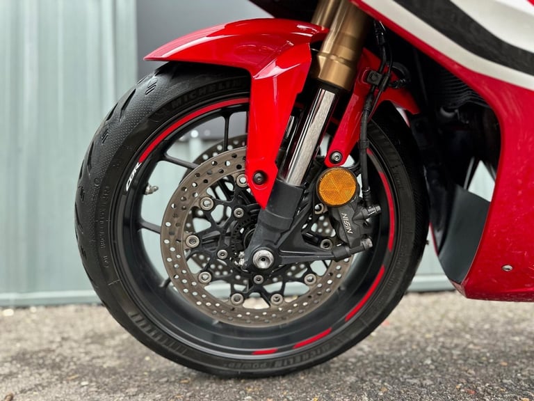 Stunning 2019/19 Honda CBR650R Motorcycle 