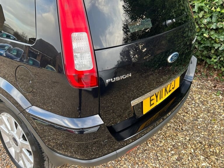 2011 Ford Fusion 1.6 Titanium Hatchback 5dr Petrol Manual (157 g/km, 99 bhp) Hatchback Petrol Manual