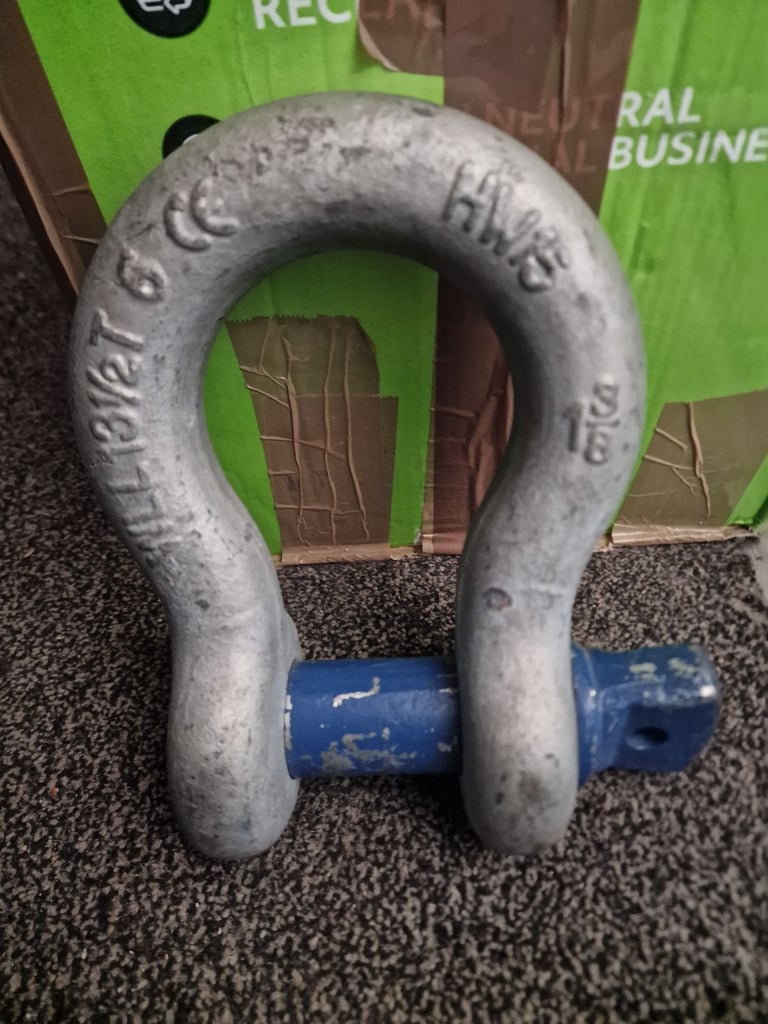 image for 13½ TONNE BOW SHACKLES FOR SALE 