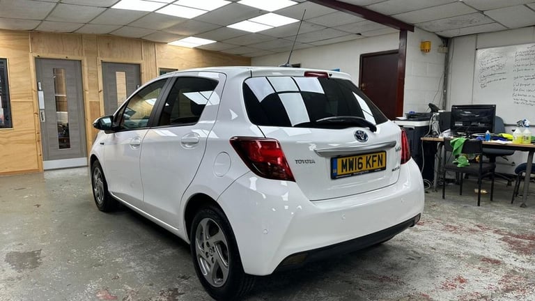 2016 Toyota Yaris 1.5 Hybrid Icon 5dr CVT HATCHBACK PETROL/ELECTRIC Automatic