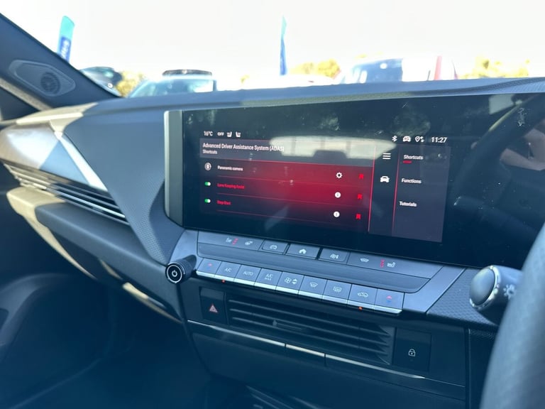 2025 Vauxhall Astra Astra 1.2 Turbo 130 Ultimate 5Dr Estate Estate Petrol Manual