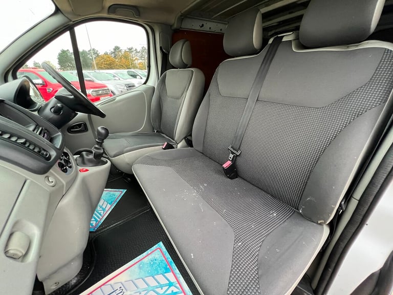 2010 Vauxhall Vivaro 2.0 2700 CDTi Panel Van 4dr Diesel Manual FWD L1 (215 g/km, 113 bhp) Panel V...