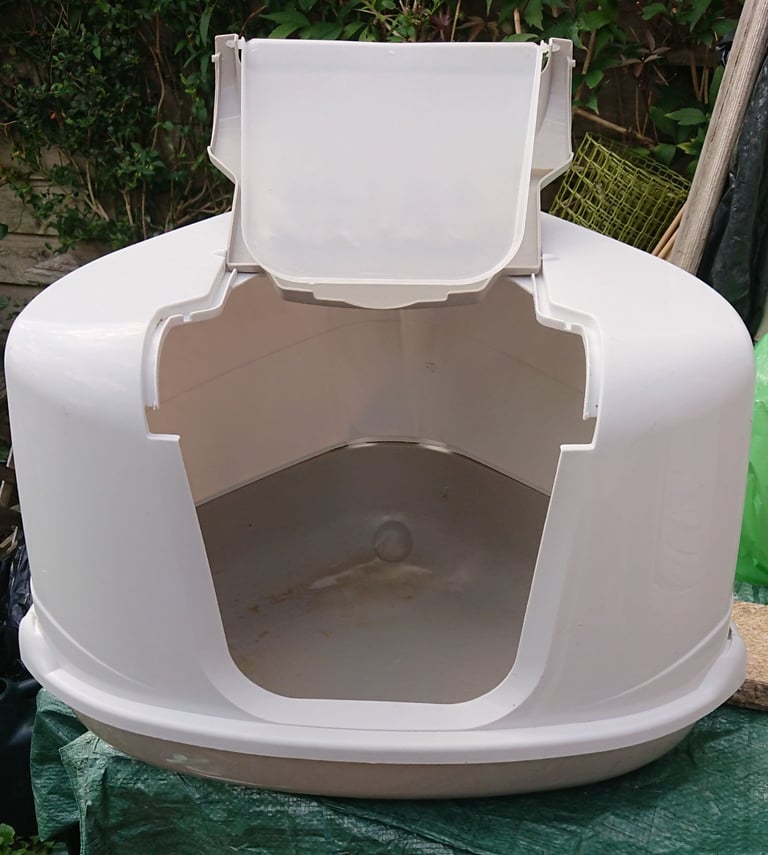 Corner cat litter toilet with hood 