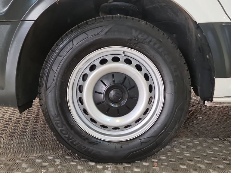 VOLKSWAGEN CRAFTER 2.0 TDI CR30 STARTLINE P/V FWD H/R 102 BHP MWB DIESEL