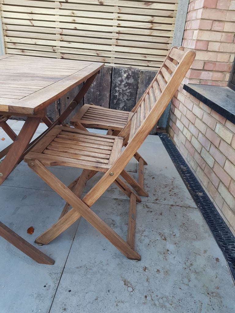 Garden table and 4 chairs