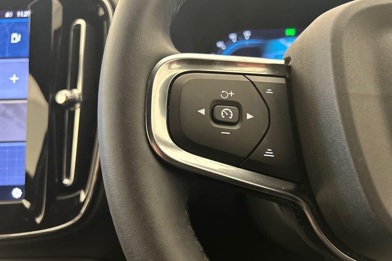 2023 Volvo XC40 Core, B3 mild hybrid, Petrol ESTATE Petrol/Electric Hybrid Automatic